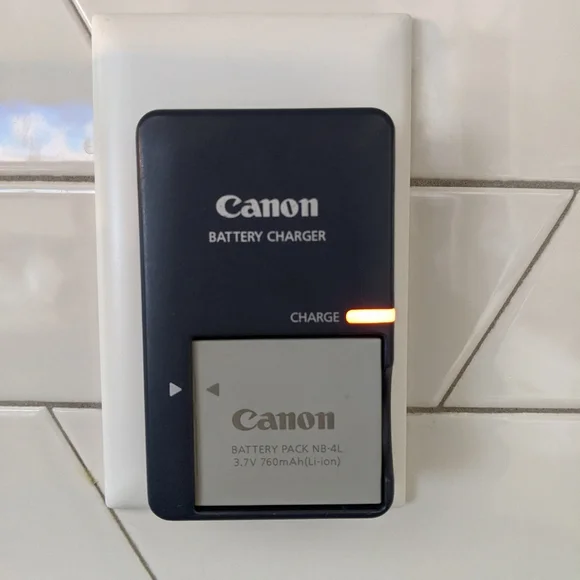 Canon PowerShot SD750 Digital ELPH 7.1MP Digital Camera Silver with Case - Works - Picture 10 of 10